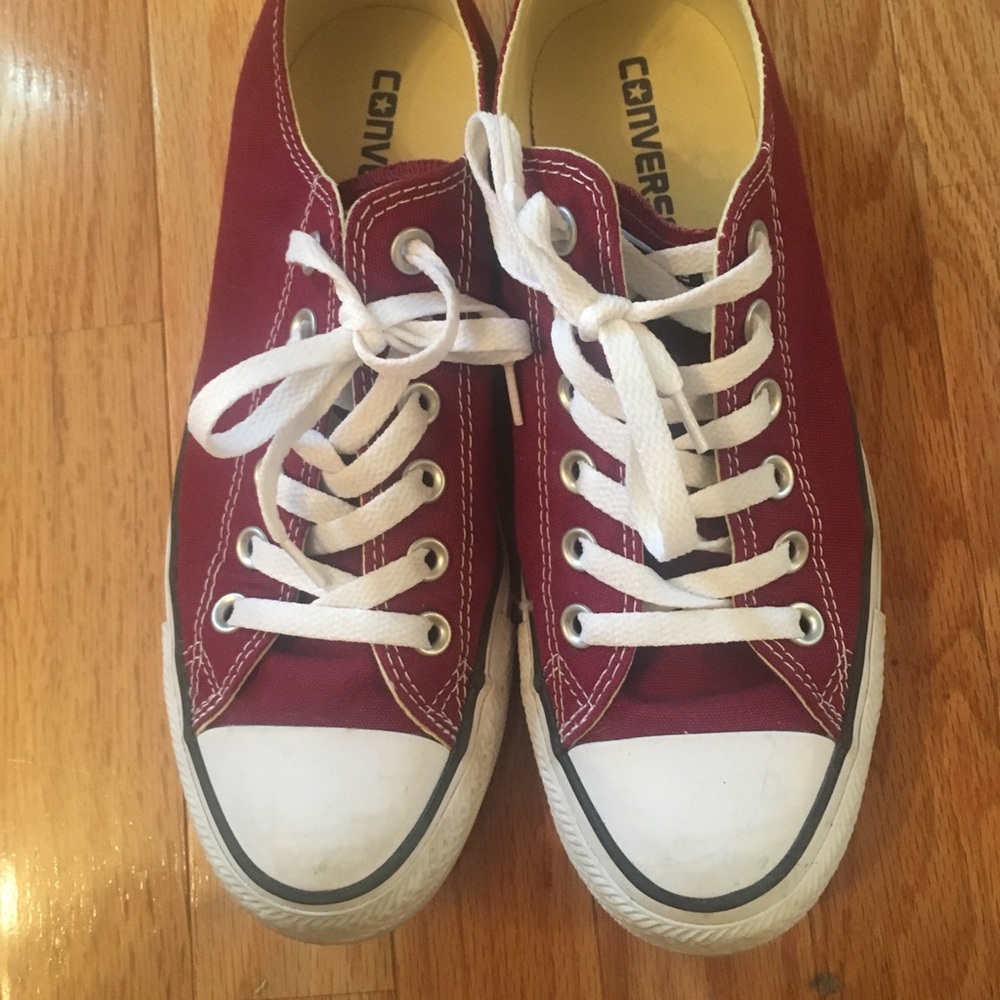 Maroon Converse size 8